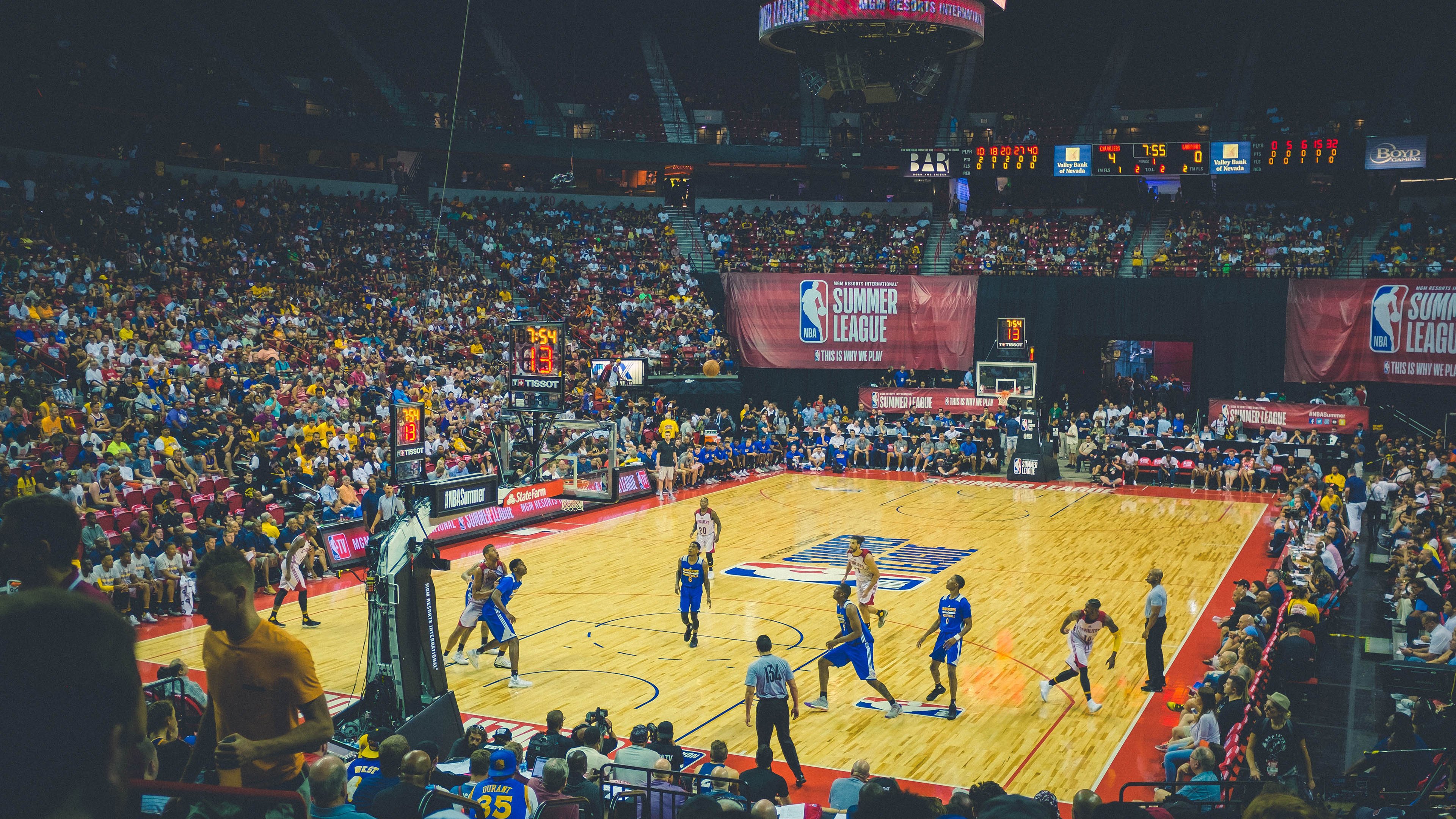 开云中国官网-勇士复苏击败太阳，穆迪和库里带队稳步前进，勇士新秀穆迪身高